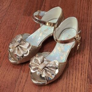Osinnme Little Girl Platform Sandal with Bow + Star/Moon Charm Size 12 Gold